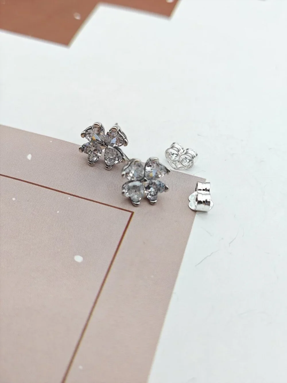 Pandora Sparkling Lucky Clover Stud Earrings